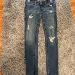 American eagle ripped skinny jeans